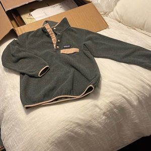 Patagonia pull over